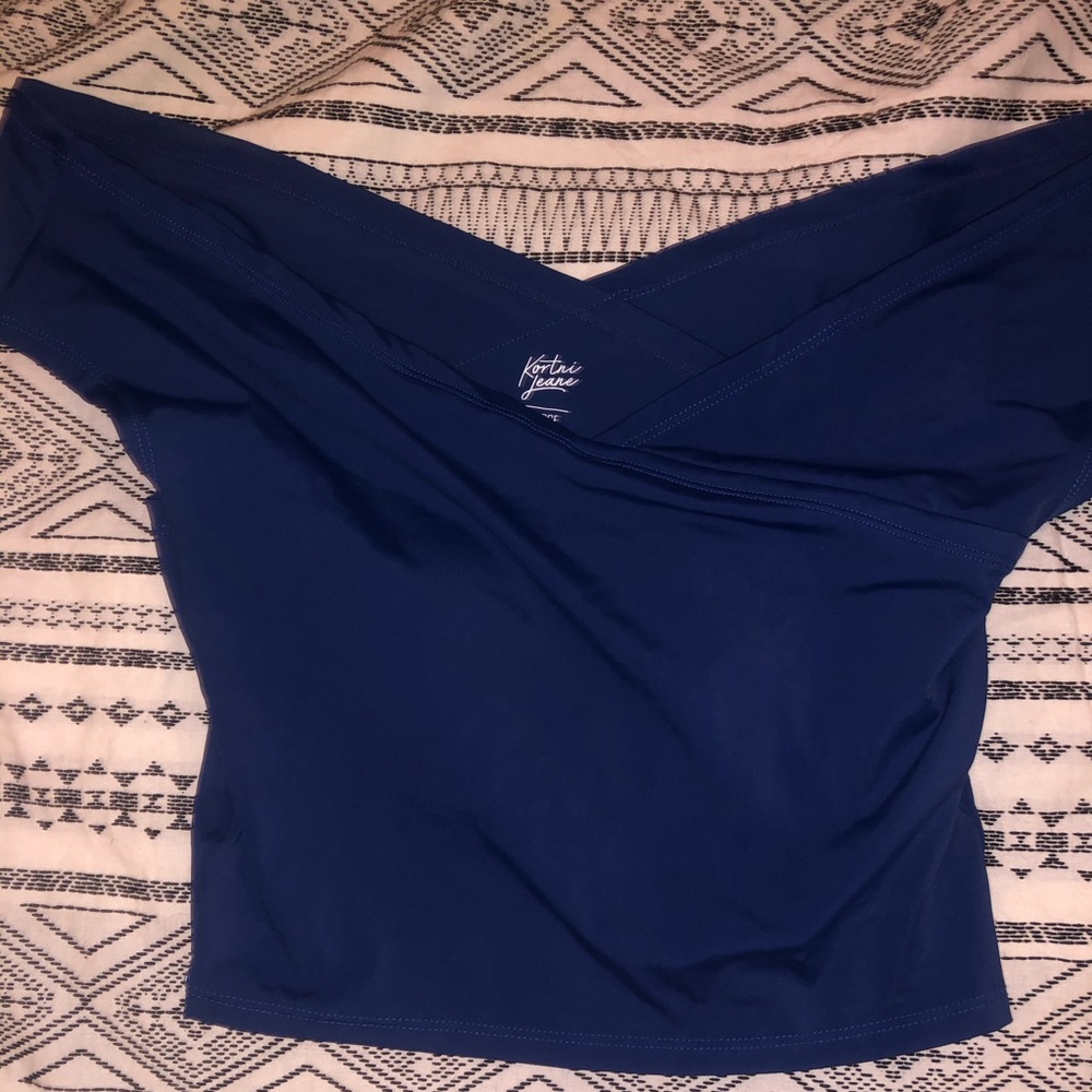 Kortni Jeane- Off the Shoulder Top
